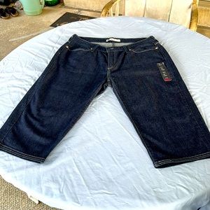 Levi’s Capri
